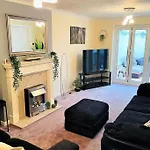 Amazing Hot Tub House With Games Room