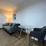 Modern 2 Bed Flat In Derby City