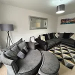 Kingsway House - Spacious 4 Bed Home From Home In Derby