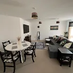 Tardis Townhouse - Spacious And Comfortable