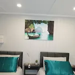 A Lovely 2-Bedrooms Guest House In Derby City - Recently Extended To 355 Feet2 - Up To 4 People - Peaceful, With Private Entrance, Free Parking, Kitchenette, Air-Con, Heating, X2 Smart Tvs And Super Fast Wi-Fi - Bed Options-Singles Or Superking Size