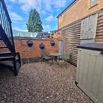 Central 2Br Apt, Self Check In, Parking, By Derbnb