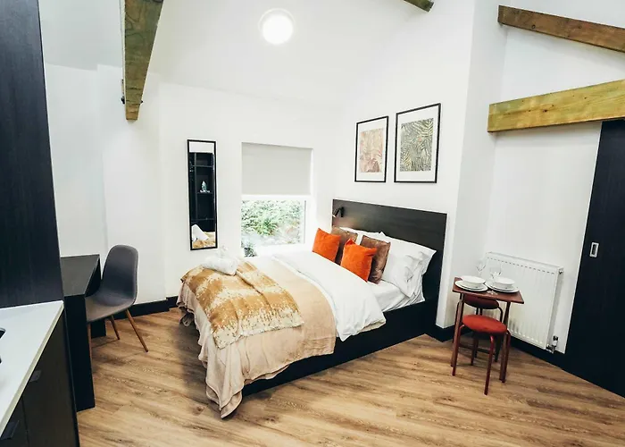 No46 Stylish City Studio Apartment, By Derbnb
