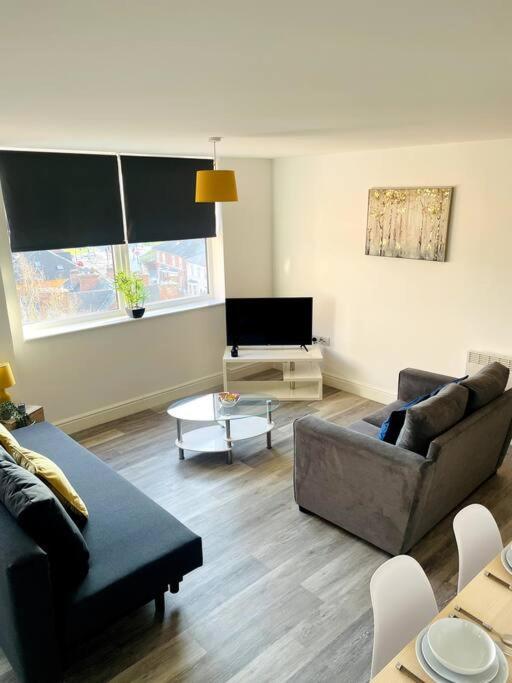 Apartment #513 2 Bedroom Sleeps 6 Derby
