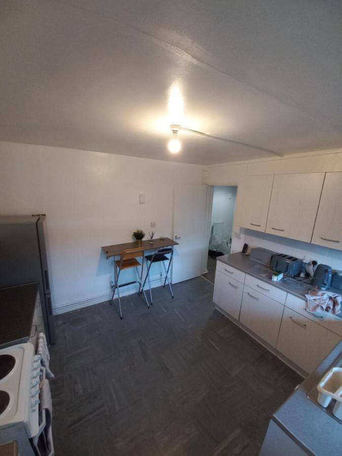 With Free Parking Apartamento Derby