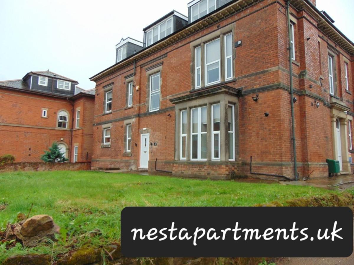 Close To Royal Hospital With Free Parking On-site Apartment