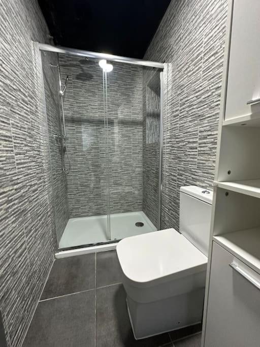 Apartment Modern 2 Bed Flat In City