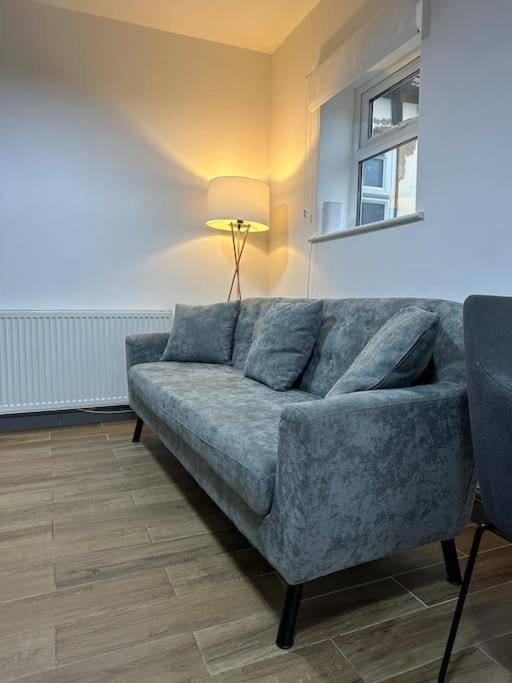 Modern 2 Bed Flat In City * Derby