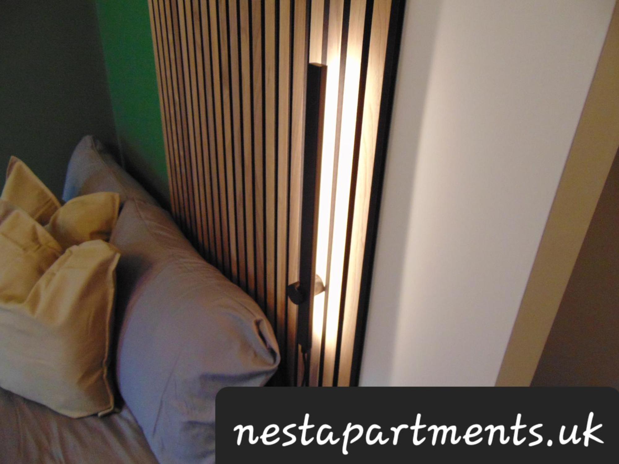 Close To Royal Hospital With Free Parking On-site *