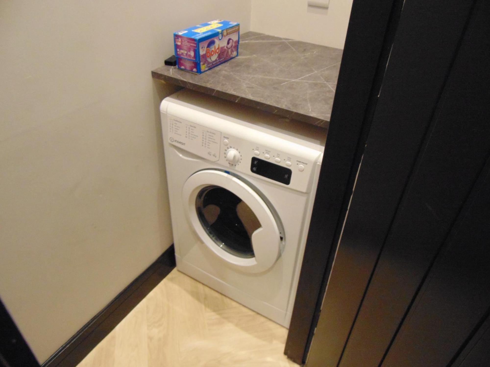 Apartment Close To Royal Hospital With Free Parking On-site