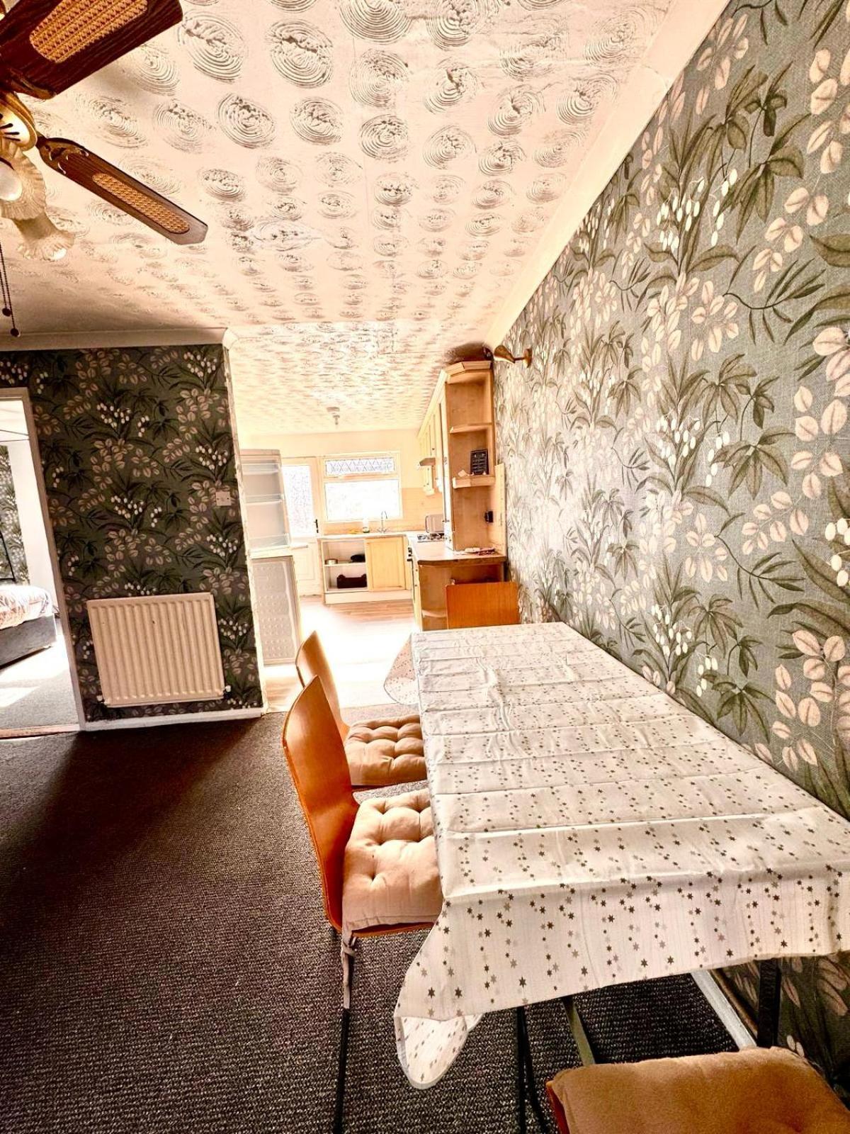 Kingsize 4-bedrooms House
