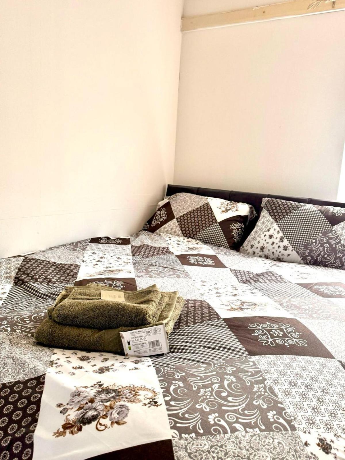 Kingsize 4-bedrooms House Derby