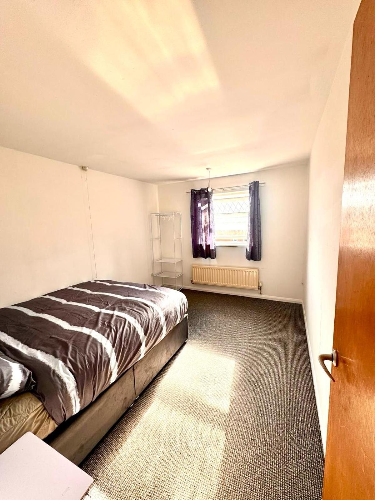 Kingsize 4-bedrooms House