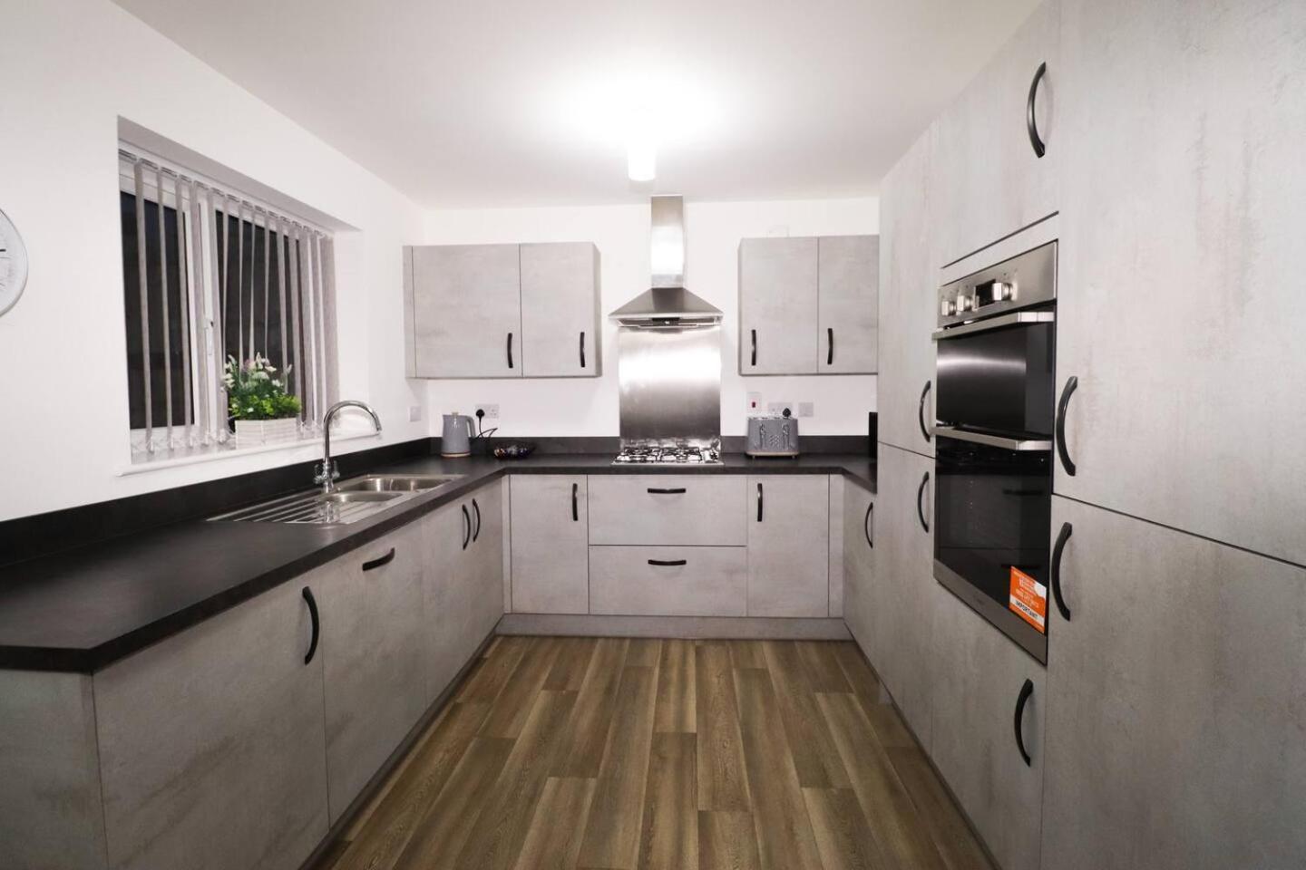 Holiday home Huge House Private Parking Derby