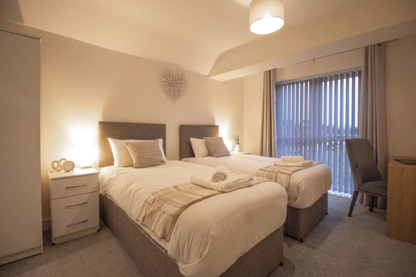 Huge House Private Parking Holiday home