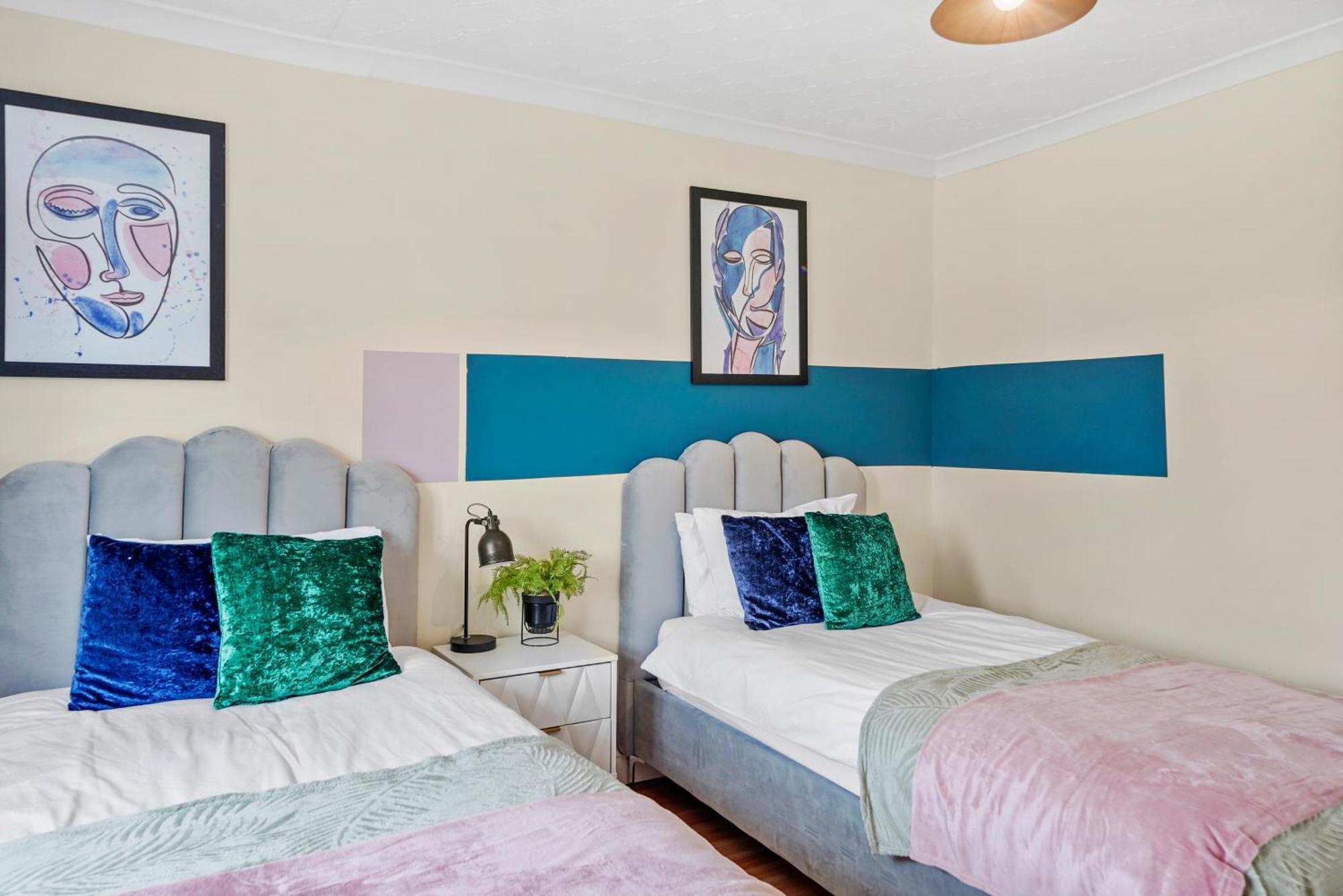 Holiday home Stylish Derbyshire Abode - Games - Sleeps 12 *