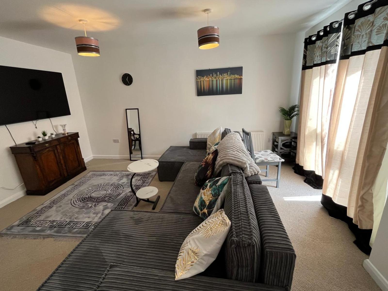Tardis Townhouse - Spacious And Comfortable