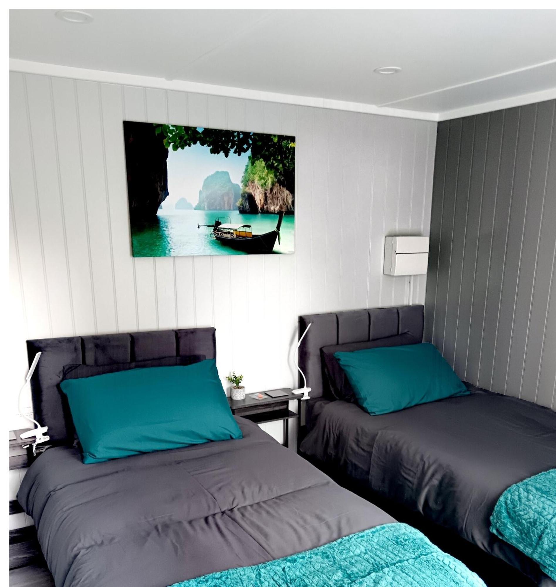 A Lovely 2-Bedrooms Guest House In Derby City - Recently Extended-Up To 4 People - Peaceful, With Private Entrance, Free Parking, Air-Con And Super Fast Wi-Fi Derby