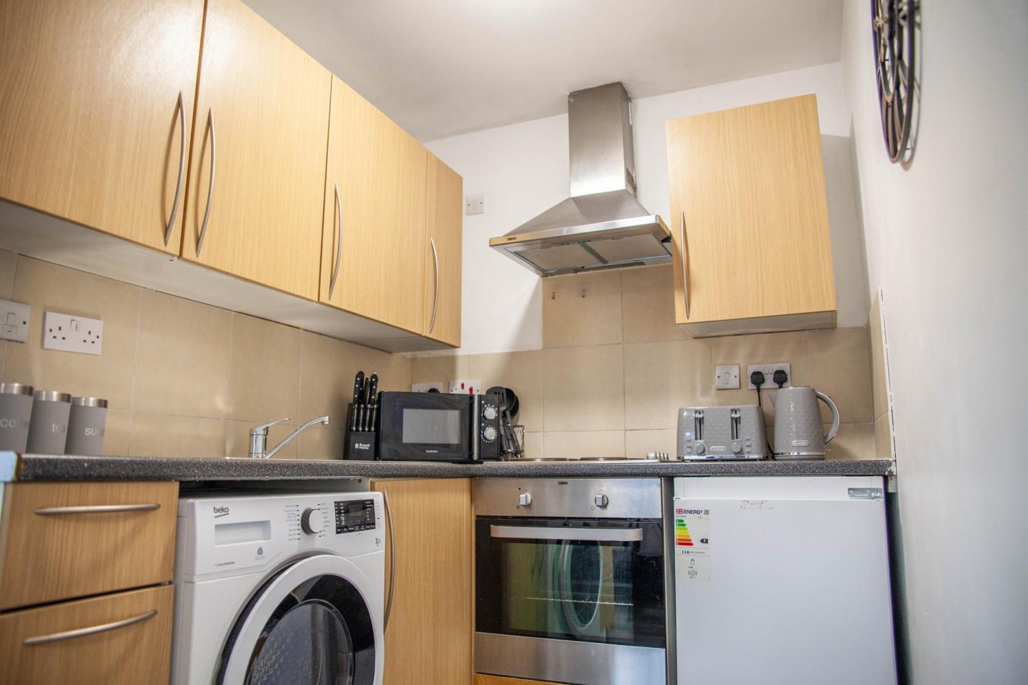 Spacious One Bedroom Apartment In Central Derby By Eason Stays Ideal For Weekend Getaways & Business Travellers * Derby