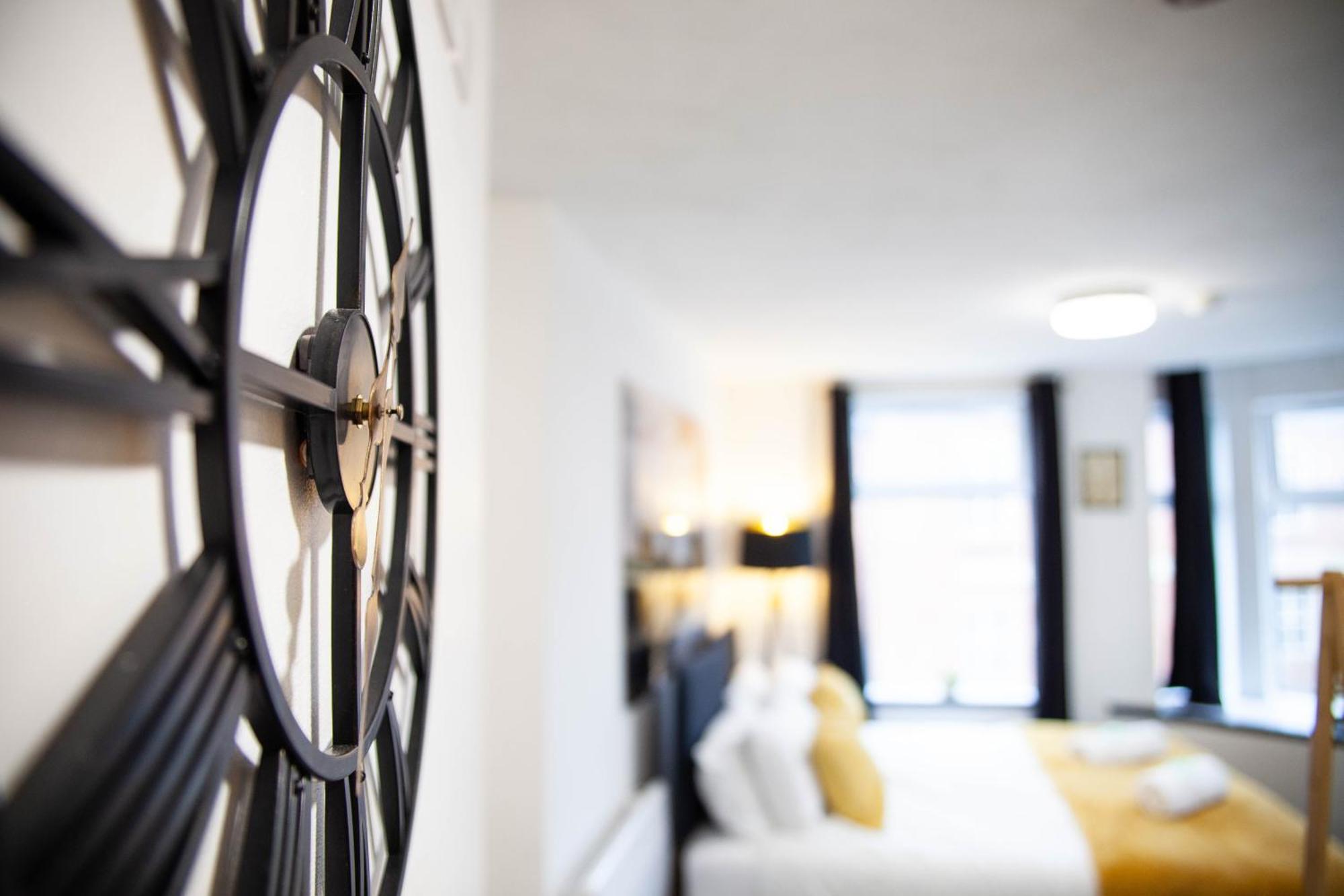 Spacious One Bedroom Apartment In Central Derby By Eason Stays Ideal For Weekend Getaways & Business Travellers * Derby