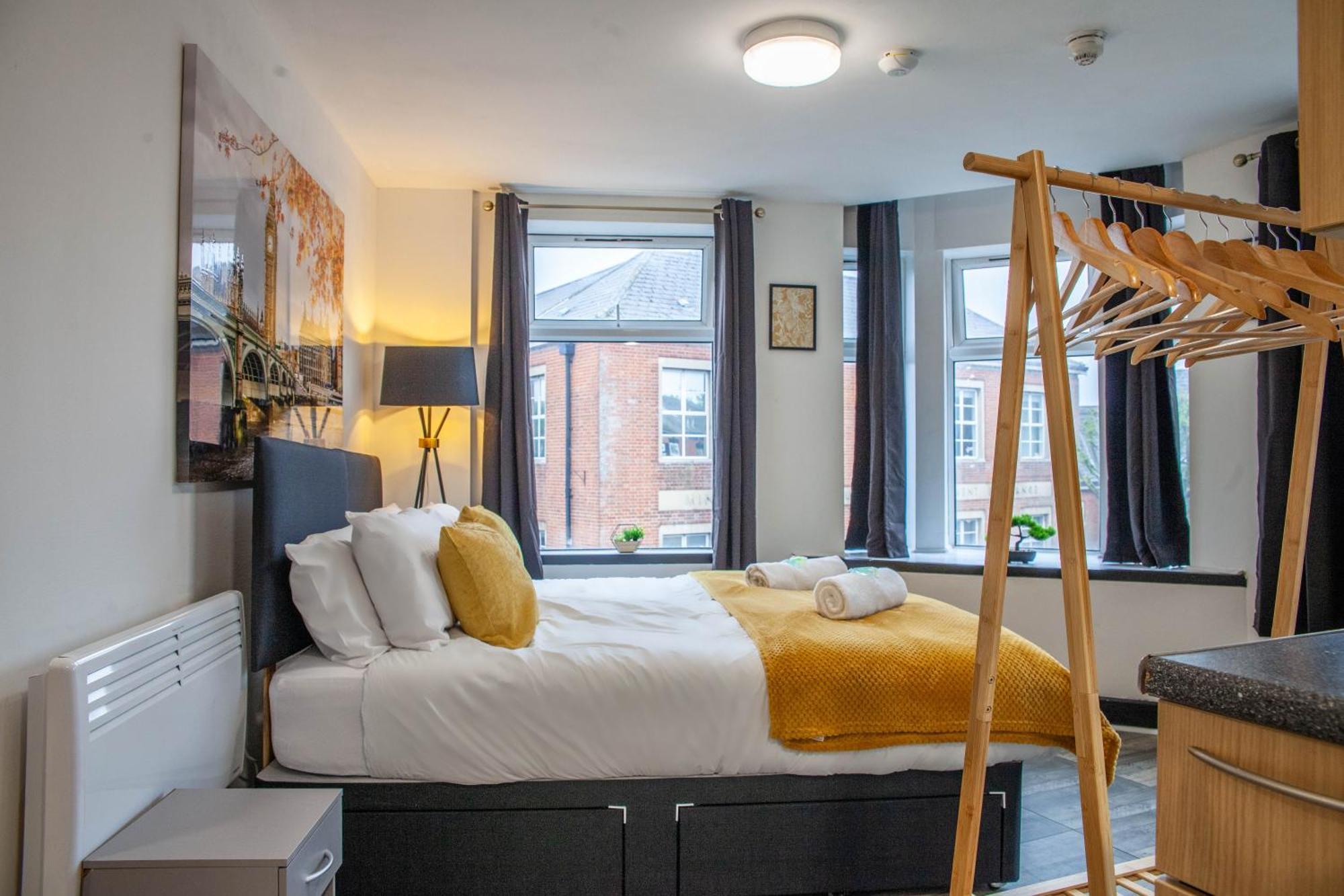 Apartment Spacious One Bedroom Apartment In Central Derby By Eason Stays Ideal For Weekend Getaways & Business Travellers *