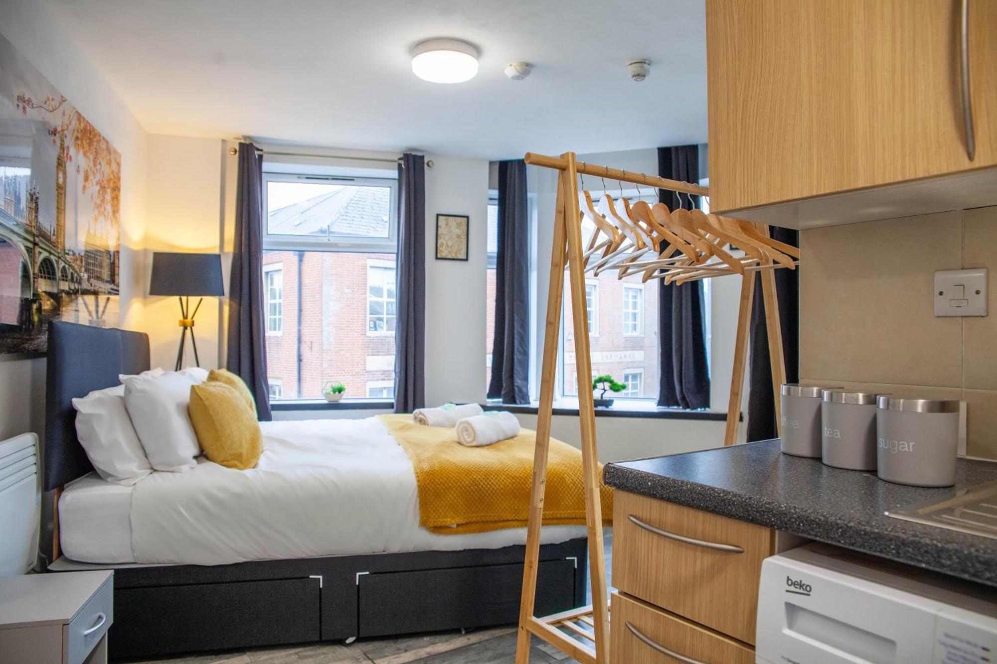 Spacious One Bedroom Apartment In Central Derby By Eason Stays Ideal For Weekend Getaways & Business Travellers Apartment