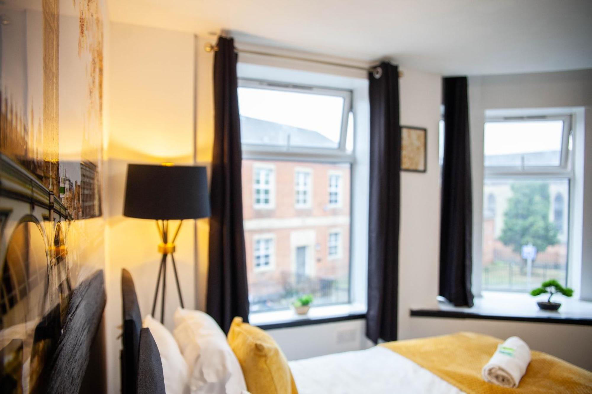 Spacious One Bedroom Apartment In Central Derby By Eason Stays Ideal For Weekend Getaways & Business Travellers *
