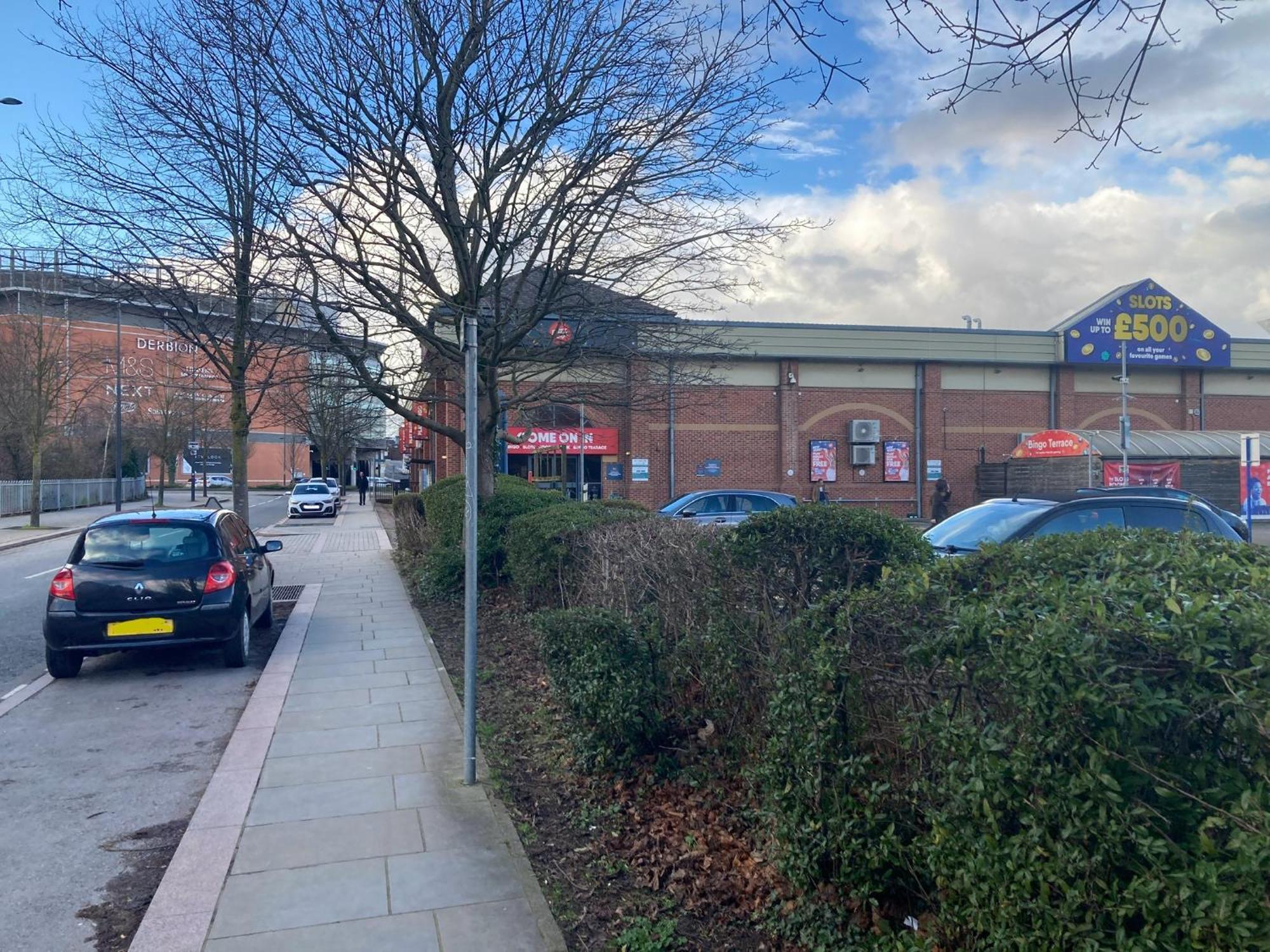 2 Bedroom Luxury Apartment! Center With Free Parking! Derby