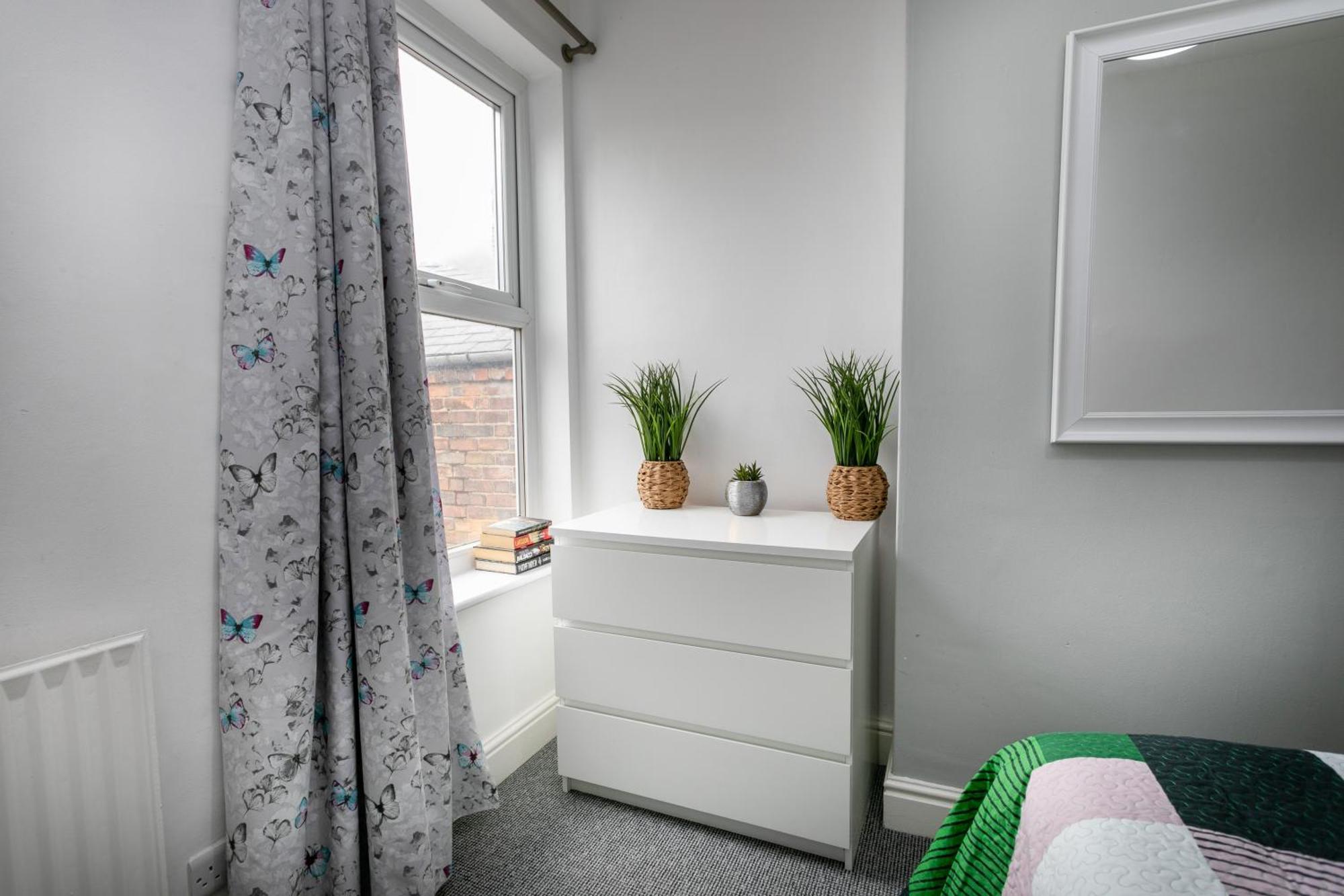 Wolfa Contractors House * Derby