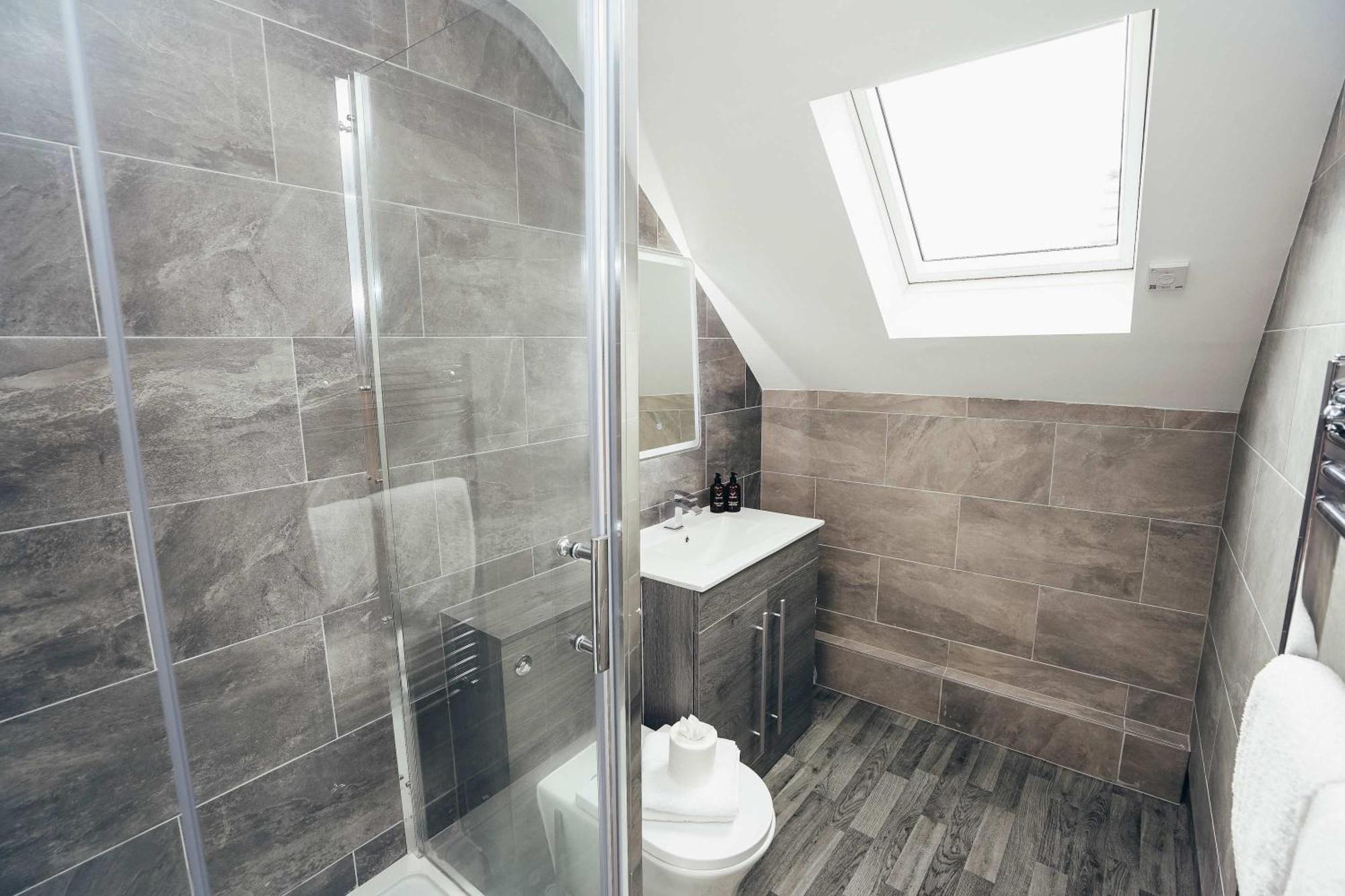 Hen & Chickens Luxury Apartments, Free Parking, By Derbnb *