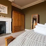 Derwent Farmhouse - Quintessential Country Home