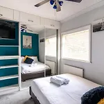 Harmony House- Impeccable 4-Bed In Derby