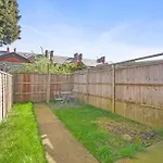 Entire Townhouse In Central Derby - With Garden!