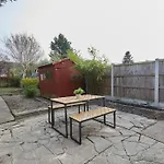2 Bed Derby House - Parking - Rolls Royce & City Centre