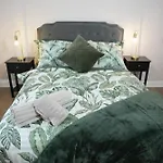 Stylish Pride Park Derby Apartment - Free Wifi, Parking