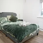 Stylish Pride Park Derby Apartment - Free Wifi, Parking