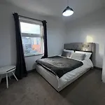 Modern 2 Bed Flat In Derby City
