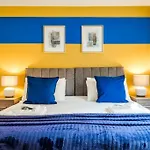 Spacious 2 Bed Flat, Secure Parking Sleeps 5 Contractor And Leisure By Comfy Nest