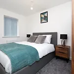 Beautiful Brand New 3 Bedroom City Centre House With Garden