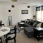 Tardis Townhouse - Spacious And Comfortable