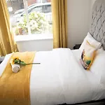 Kyoto Central I 4 Bdr House I 50 Inch Smart Tvs In Rooms I Large Spacious Rooms I Refurbished I Derby City Centre