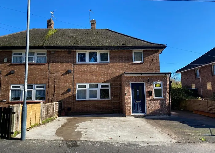 Cosy Kingsway House, Entire House, 5 Bedrooms With 7 Beds, Working Facility, Free Parking , Smart Tv For Each Room, Free Wifi, Washing Machine, Near To Derby Royal Hospital, Derby University And Toyota Manufacturing Ltd, Easy Access To A38 And A50