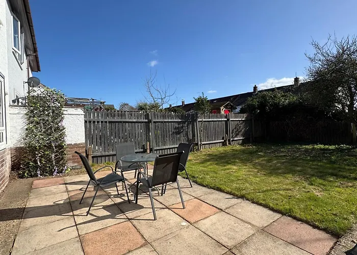 Spacious 4-Bed, 4-Bath Home Near Derby City Centre