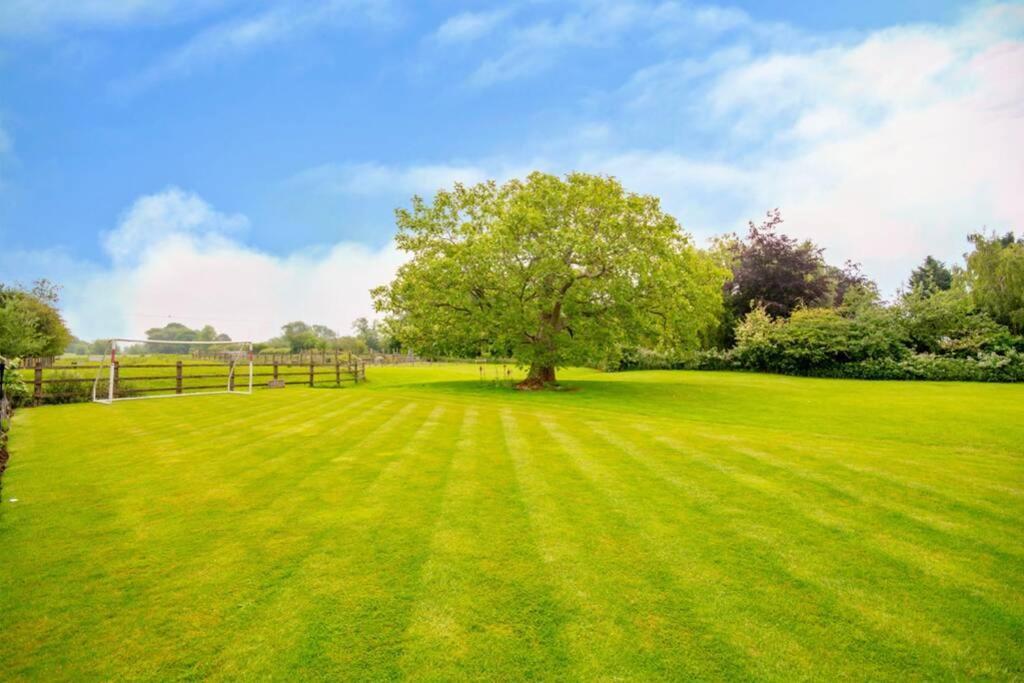Derwent Farmhouse - Quintessential Country Holiday home Derby