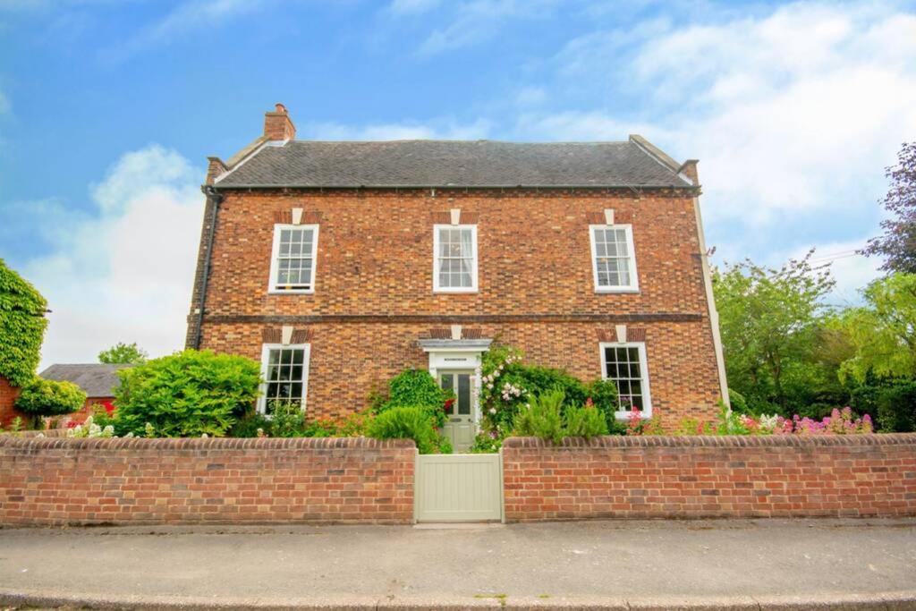 Derwent Farmhouse - Quintessential Country * Derby