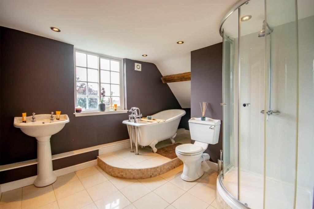 Derwent Farmhouse - Quintessential Country *