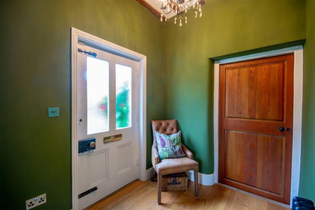 Derwent Farmhouse - Quintessential Country * Derby