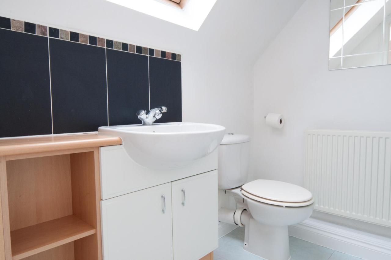 Newly Furnished Aztec House Derby