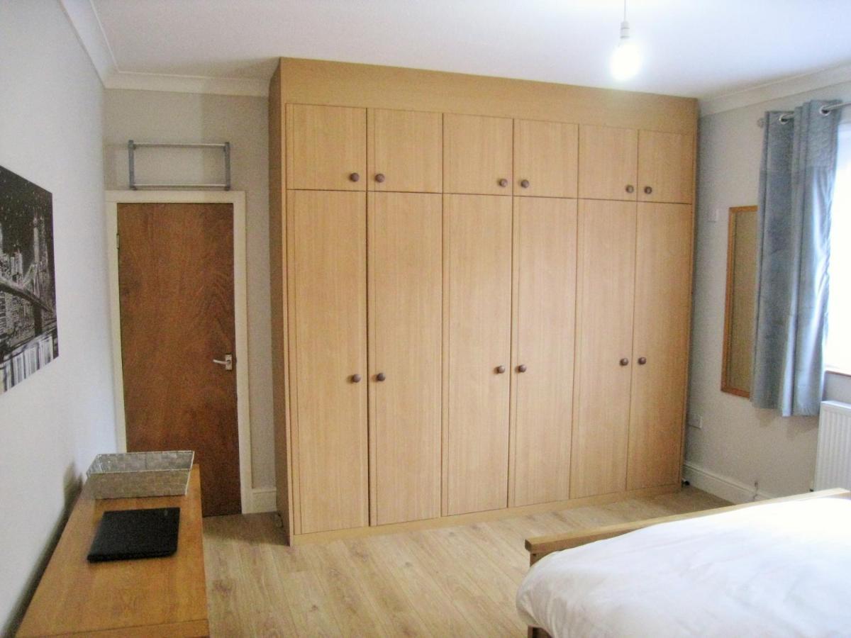 Swinb Apartment, With King Size Bed, Free Wifi And Free Parking Apartamento Derby