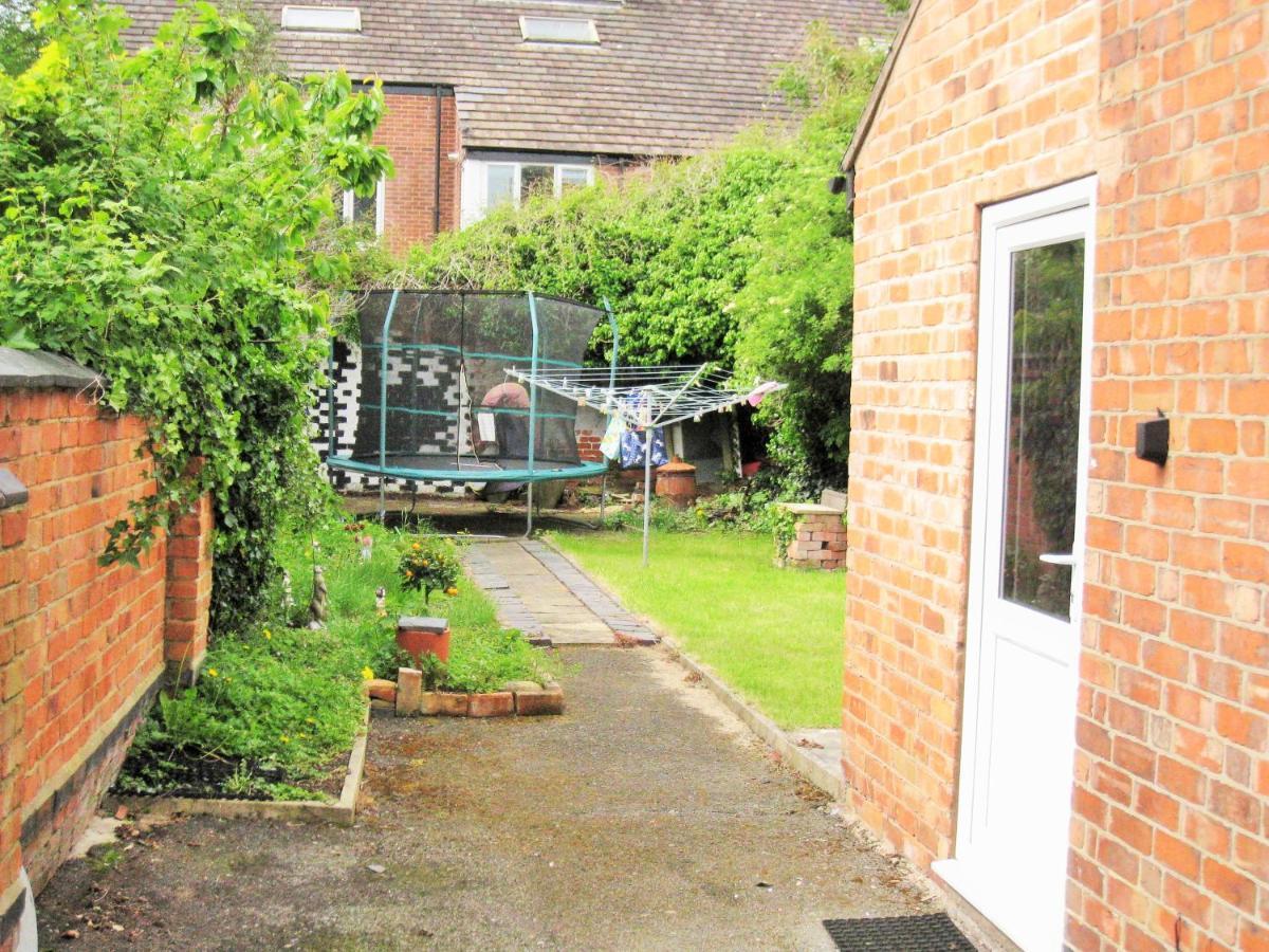 Swinb Apartment, With King Size Bed, Free Wifi And Free Parking Derby